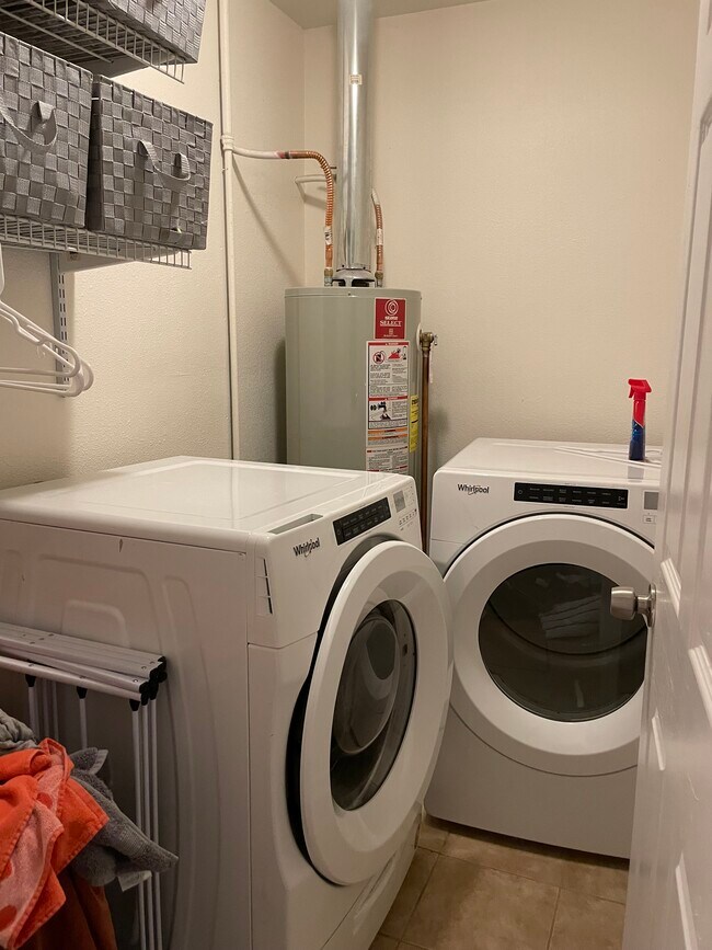 Building Photo - 4706 E Dartmouth Ave