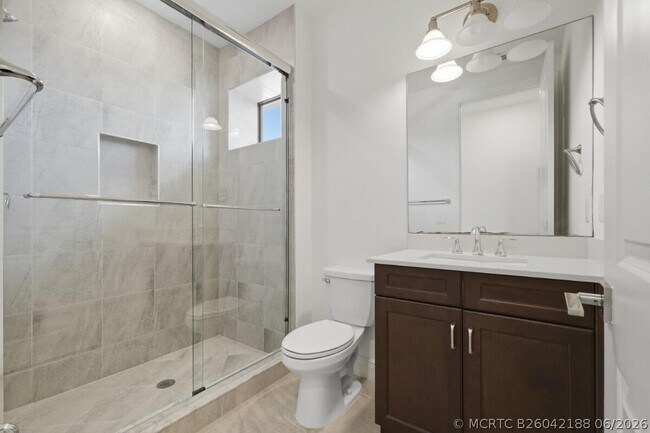 Building Photo - 11760 Bayview Cir