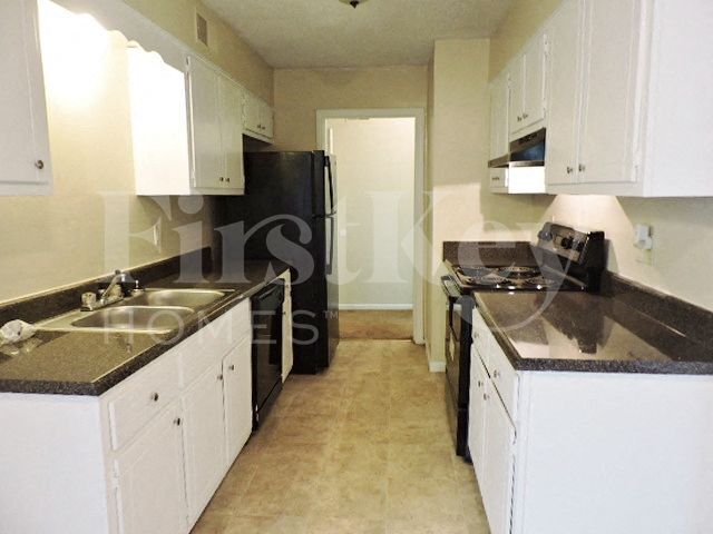 Building Photo - 4299 Crescent Park Dr