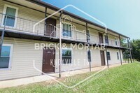 Building Photo - 1009 Clendenen Rd