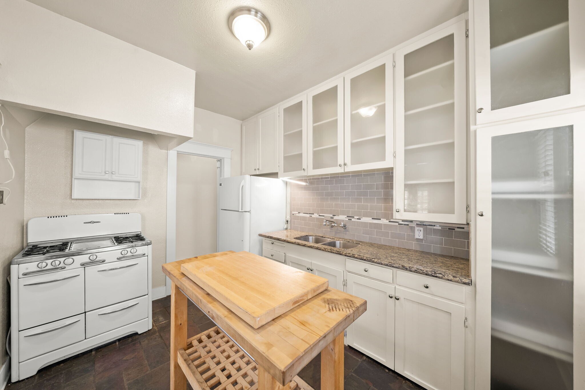 Building Photo - 219 Redondo Ave