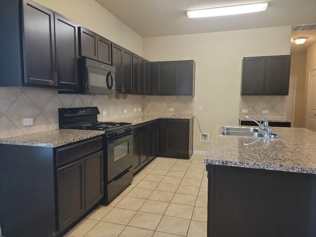 Building Photo - 409 Sabina Dr