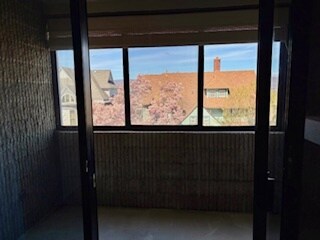 Building Photo - 550 Clay Ave