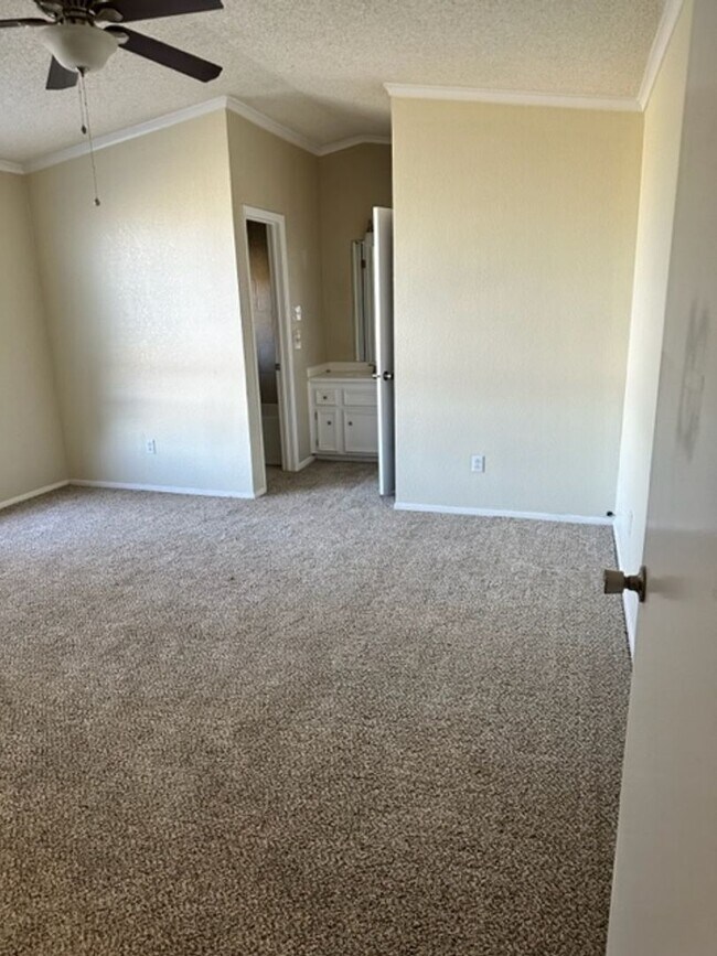 Building Photo - 2-story townhome in SW Lubbock