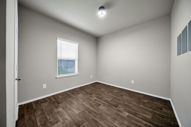 Building Photo - 22614 Petrizzi Ln
