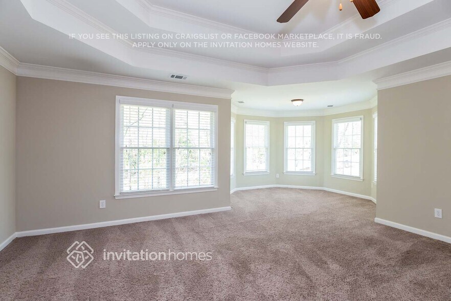 Building Photo - 3864 Lost Oak Dr NE