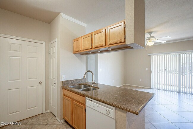Building Photo - 5401 E Van Buren St