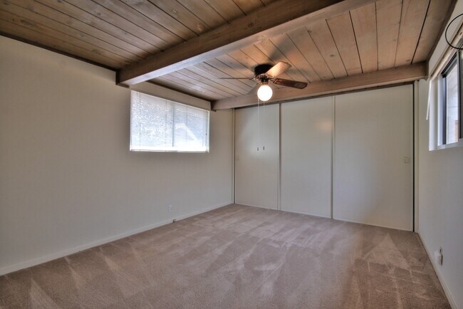 Building Photo - 127 Dalma Dr