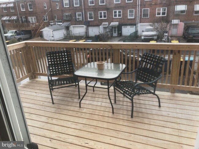 Building Photo - 1230 Sycamore Ave