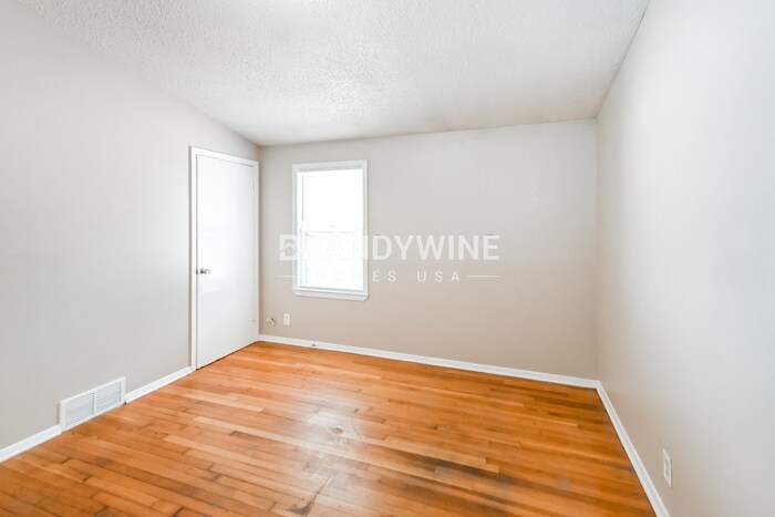 Building Photo - 4825 Cottonwood Rd