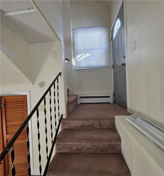 Building Photo - 765 S County Trail