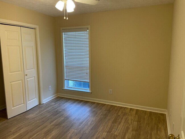 Building Photo - 618 Ridge Park Dr