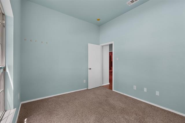 Building Photo - 9012 Boone Dr