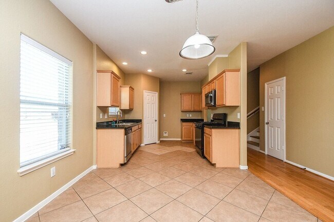 Building Photo - 402 New Hope Ln