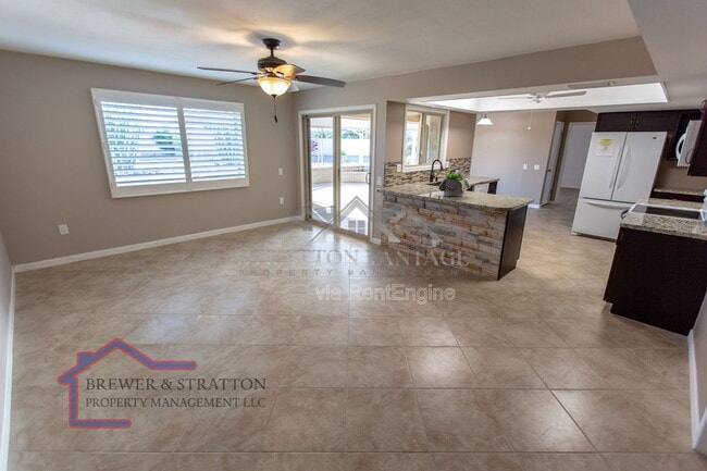 Building Photo - 18414 N 129th Ave