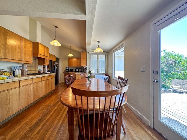 Building Photo - 15694 Longwood Dr