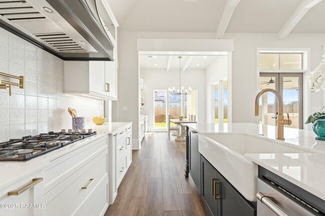 Building Photo - 109 Trailing Oaks Dr