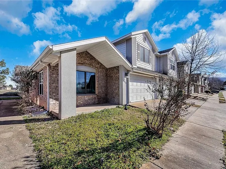 Building Photo - 11058 Rose Ct