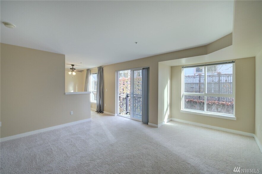 Building Photo - 108 5th Ave S