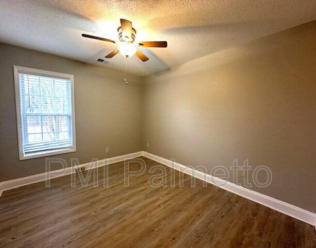 Building Photo - 149 Kerry Gibbons Dr