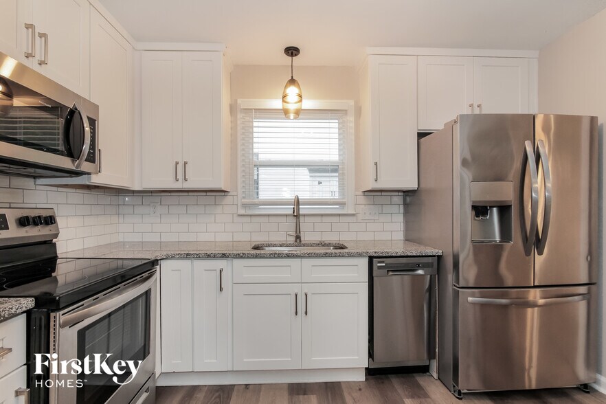 Building Photo - 2432 Kendrick Ave