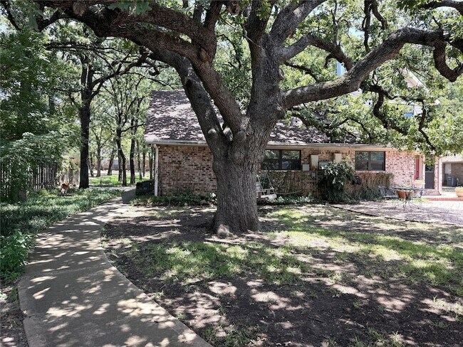 Building Photo - 3410 Timberline Dr