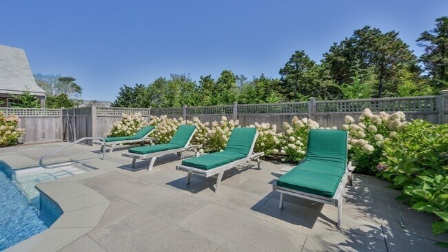 Building Photo - 11 Miller Ln