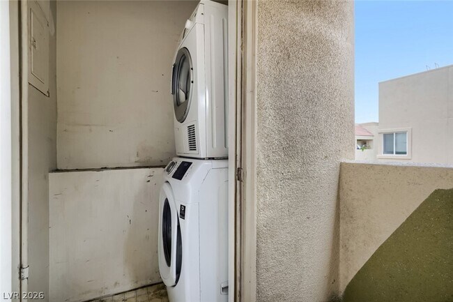 Building Photo - 1806 N Decatur Blvd