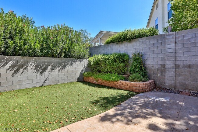 Building Photo - 1142 Cathedral Ridge St