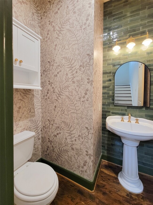 Building Photo - 1605 W 14th St