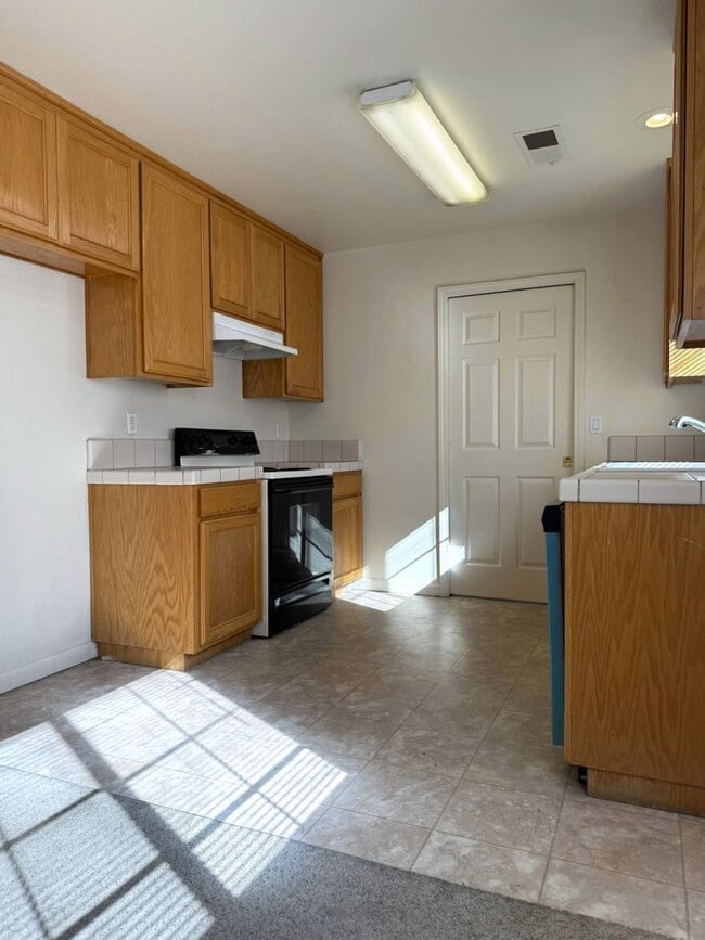 Building Photo - Spacious 2/1 in the country AVAILABLE NOW!!!