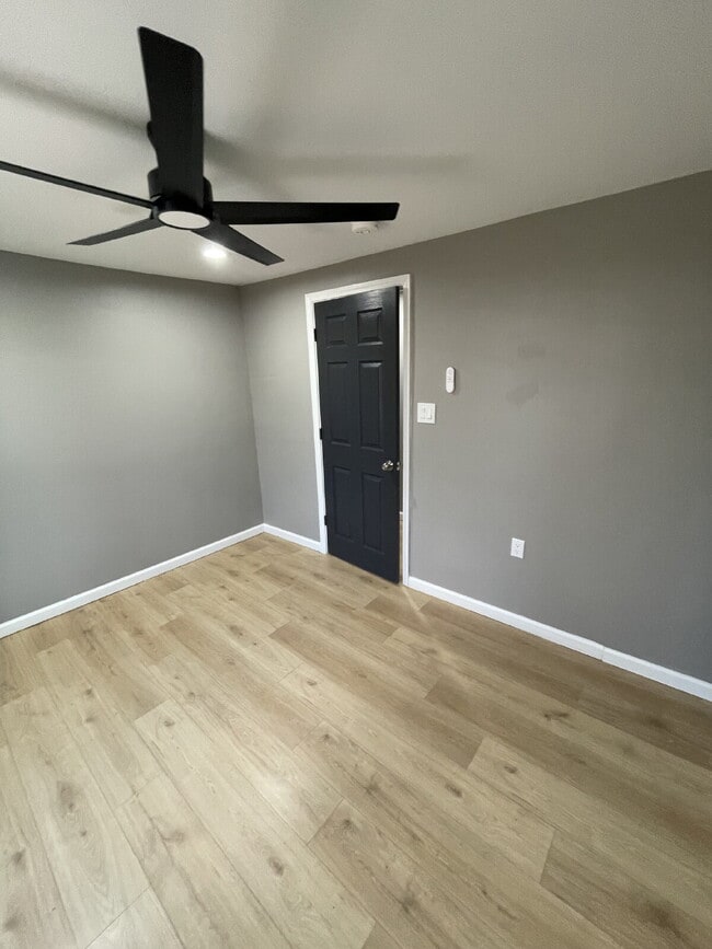 Building Photo - 4 Bedroom 2 bath new Renovation in West Mifflin