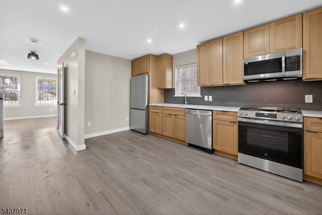 Building Photo - 414 15th Ave