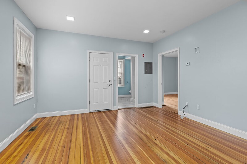 Building Photo - 18 Trenton St