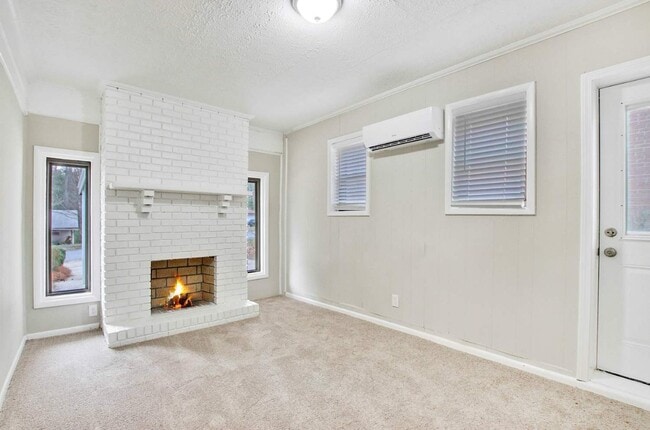 Building Photo - 4596 Sahara Dr SW