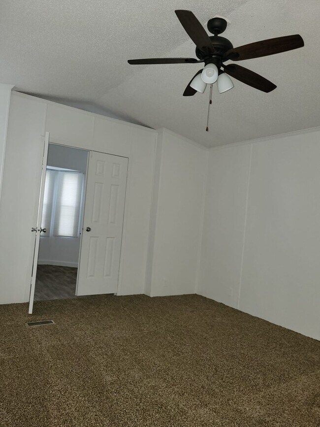 Building Photo - 596 Trollingwood Hawfields Rd