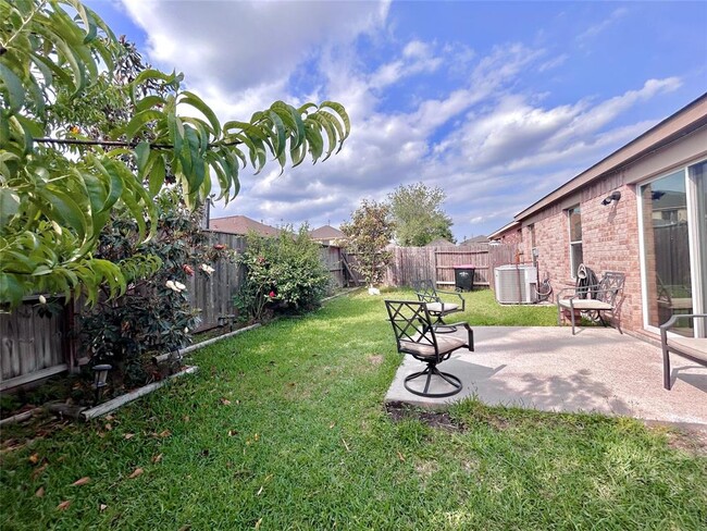 Building Photo - 803 Sweet Flower Dr