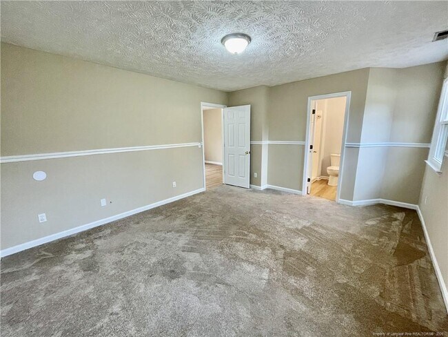 Building Photo - 623 Daharan Dr
