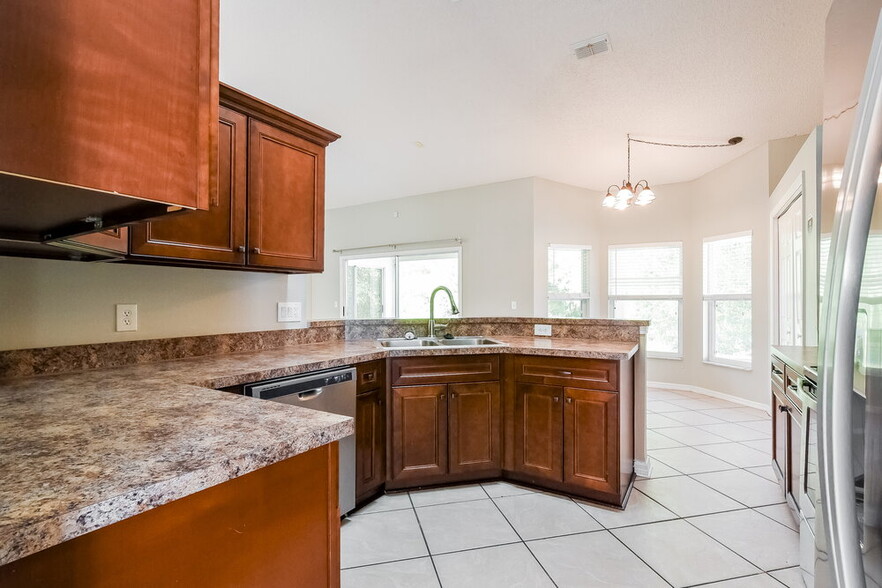Building Photo - 467 Brightview Dr