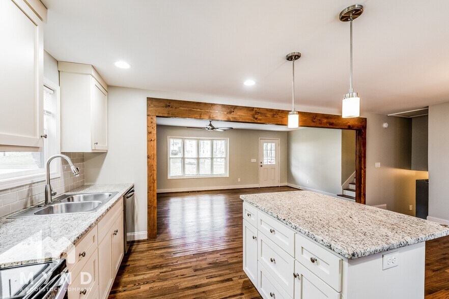 Building Photo - 5349 Cornell Dr