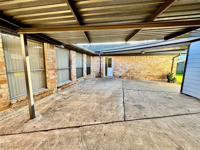 Building Photo - 10131 Sagedale Dr