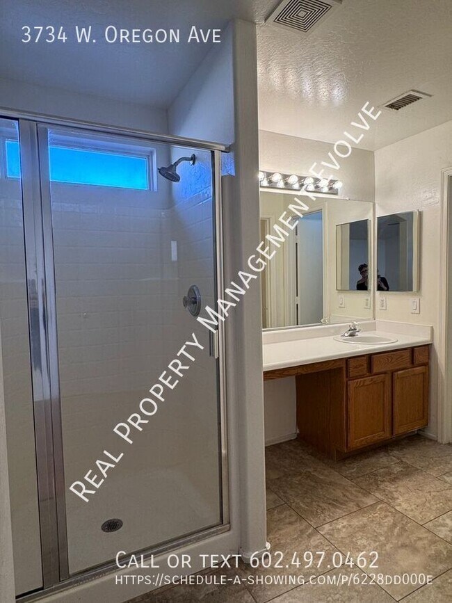 Building Photo - 3734 W Oregon Ave