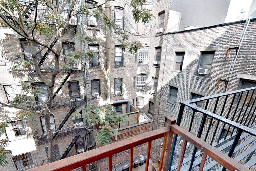 Building Photo - 493 2nd Ave