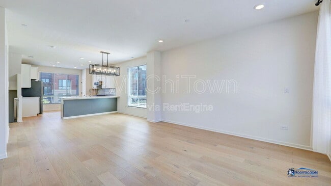 Building Photo - 2326 Venture Dr