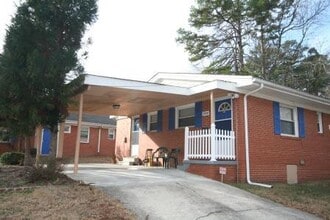 Building Photo - Adorable Lakewood Duplex with W/D and Carport