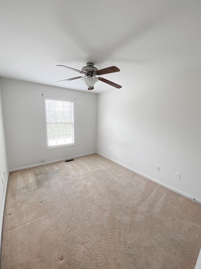 Building Photo - 2221 Reserve Ct
