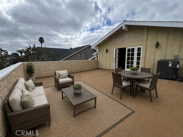Building Photo - 6402 Cantiles Ave