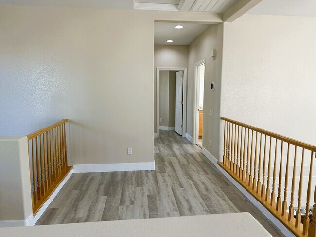 Building Photo - 2103 Desert Prairie St