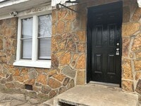 Building Photo - 1417 W 11th St