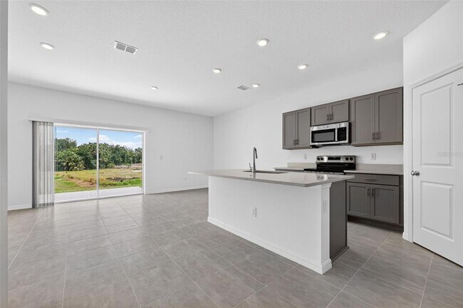 Building Photo - 10761 Eclipse St
